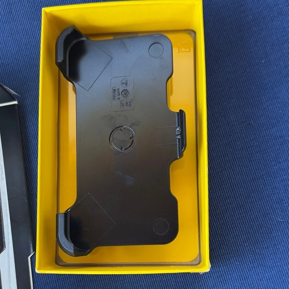 OtterBox Defender Series Case for iPhone 8/7 - Black and Yellow